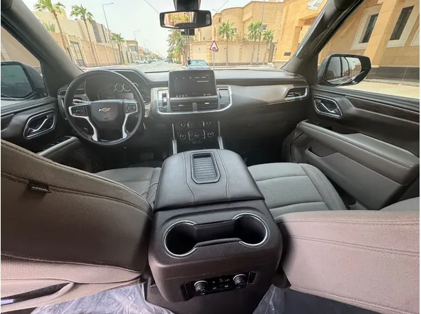 Car image 16