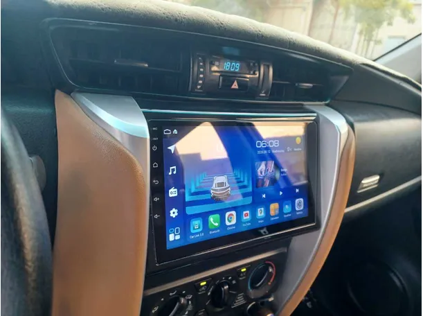 Car image 19