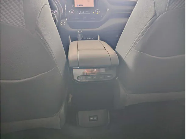 Car image 28