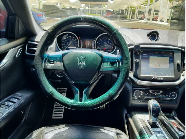 Car image 17