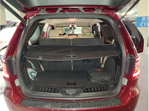 Car image 19