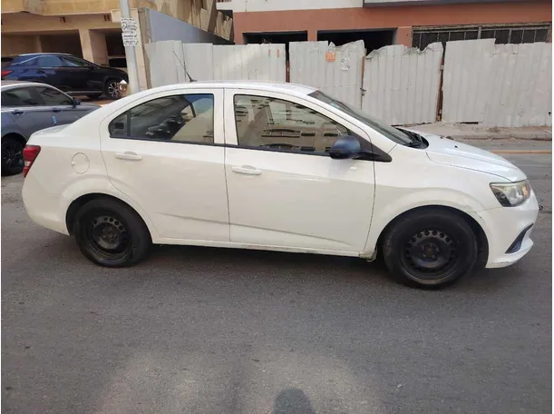 Car image 4
