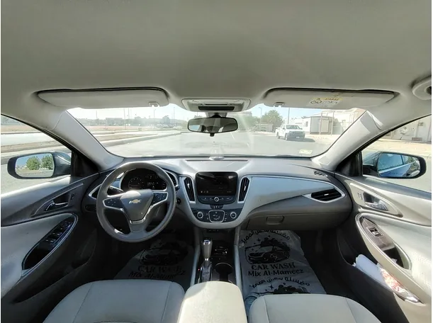 Car image 17