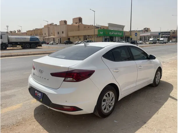 Car image 5
