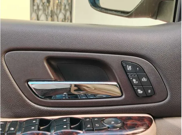 Car image 27