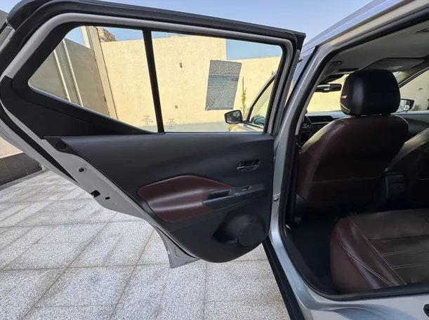 Car image 13