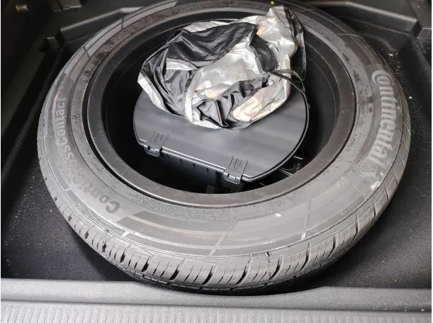 Car image 47