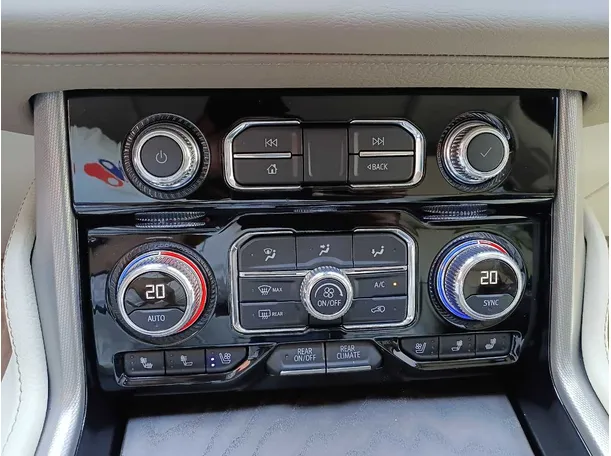 Car image 25