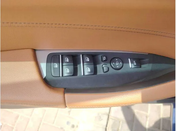 Car image 39