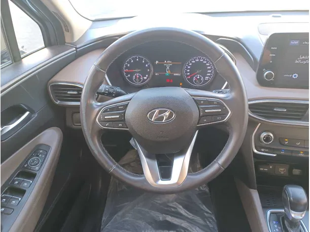 Car image 16