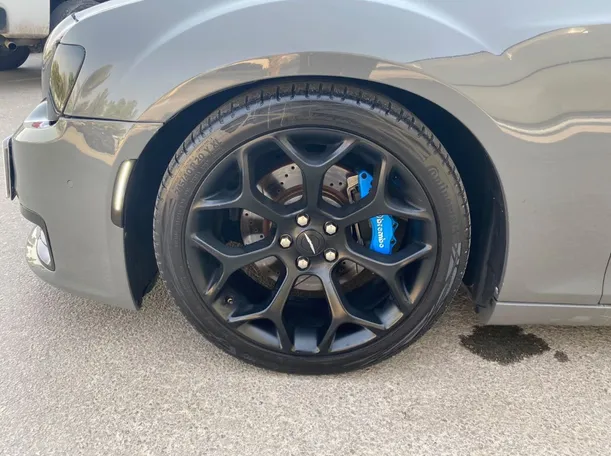 Car image 10