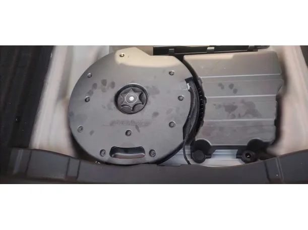 Car image 32