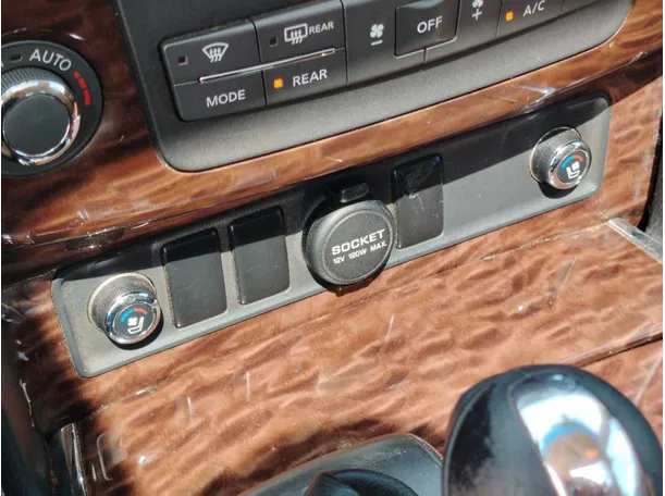 Car image 37