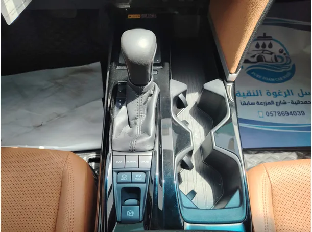 Car image 27