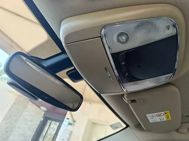 Car image 30