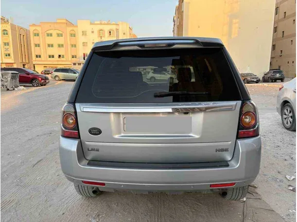 Car image 4