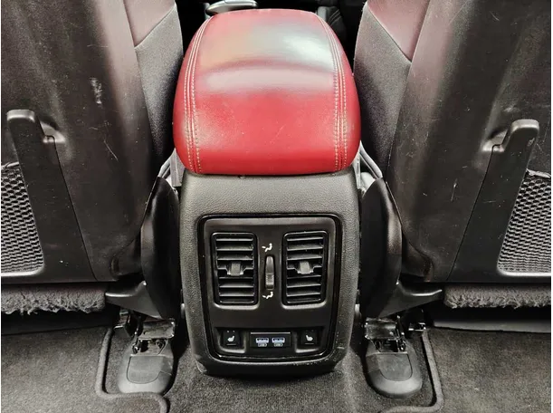 Car image 34