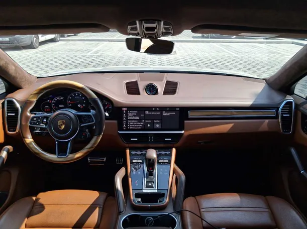 Car image 17