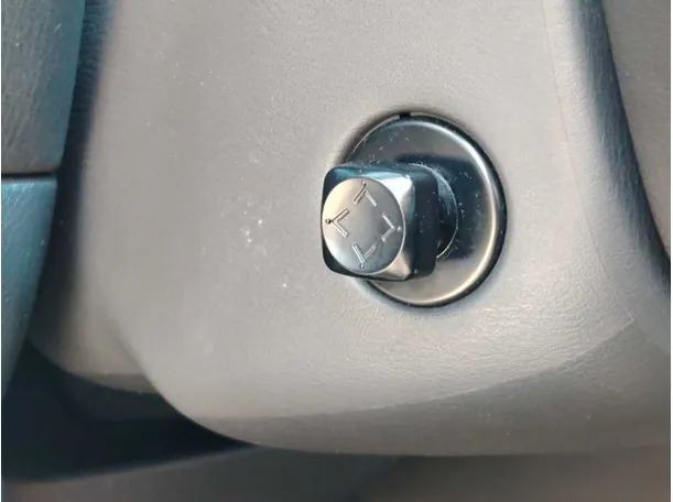 Car image 33