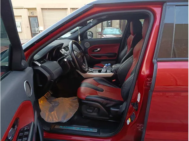 Car image 14