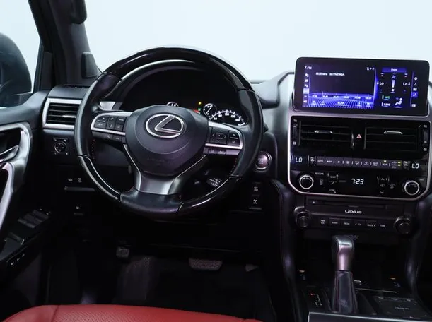 Car image 15