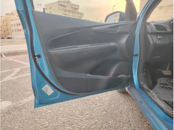 Car image 10