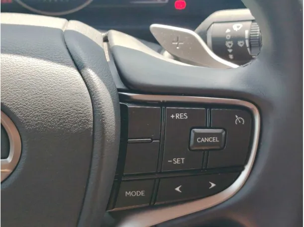 Car image 27