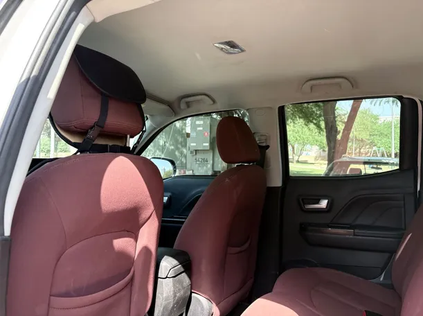 Car image 17