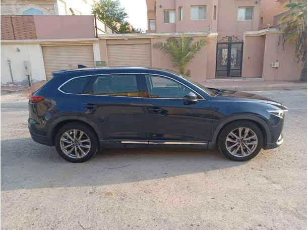 Car image 4