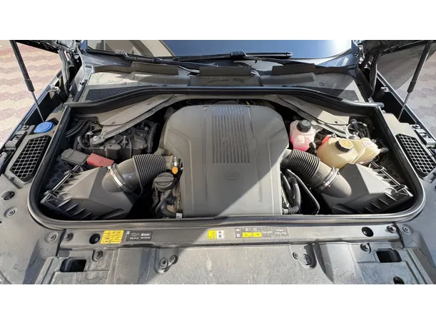 Car image 30