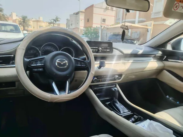Car image 26