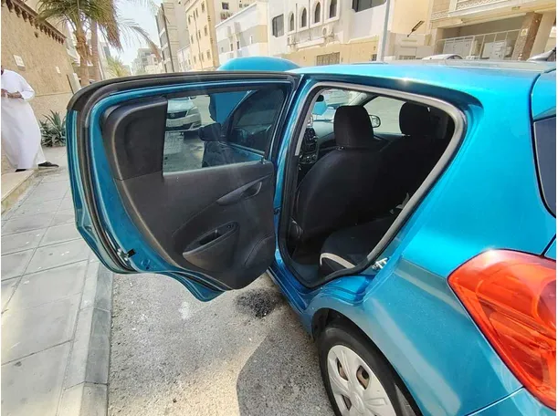 Car image 13