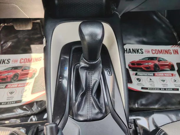 Car image 19