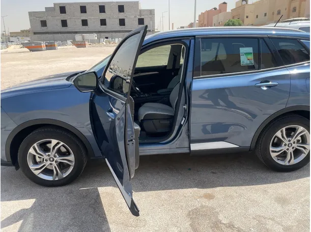 Car image 13