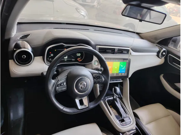 Car image 18