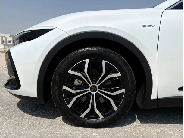 Car image 9