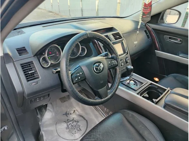 Car image 13