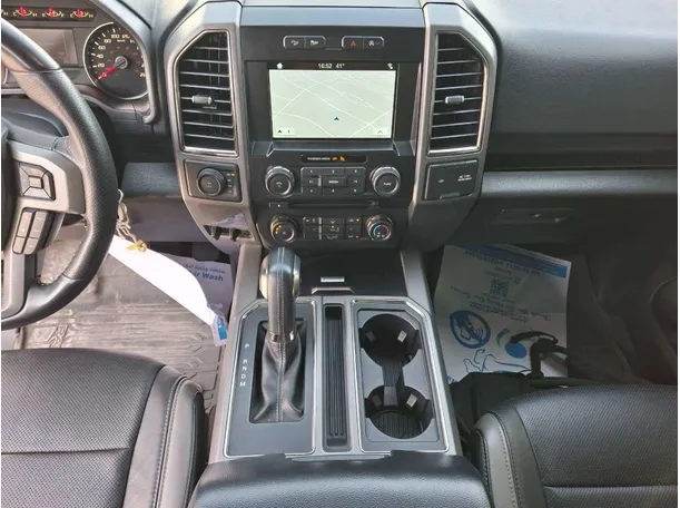 Car image 14