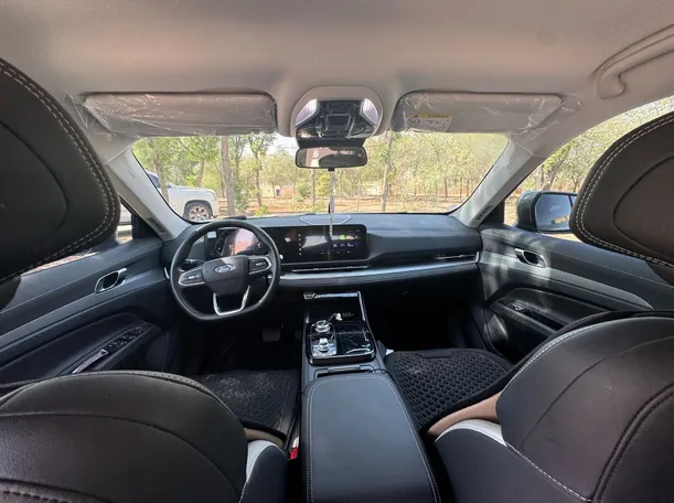 Car image 14