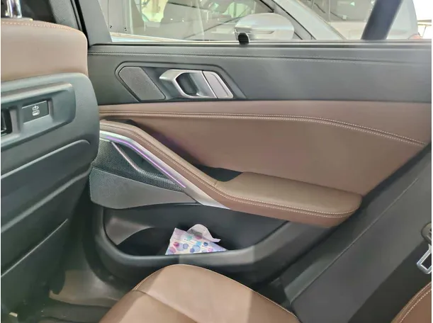 Car image 46