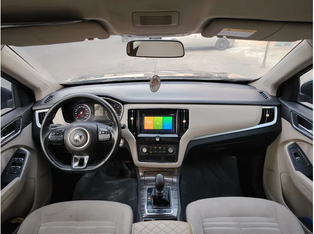 Car image 17