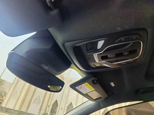 Car image 31