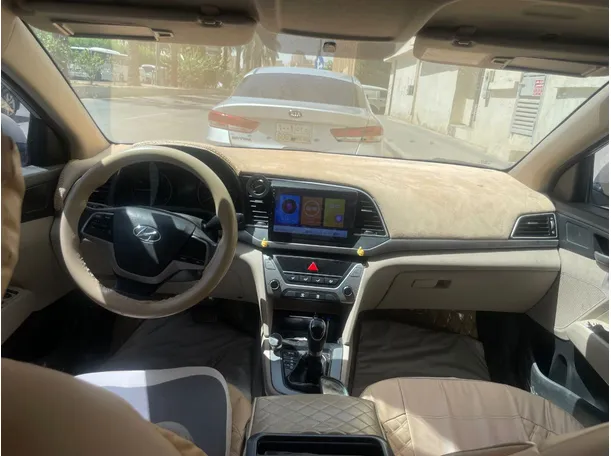 Car image 16