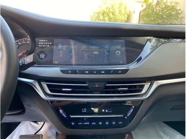 Car image 16