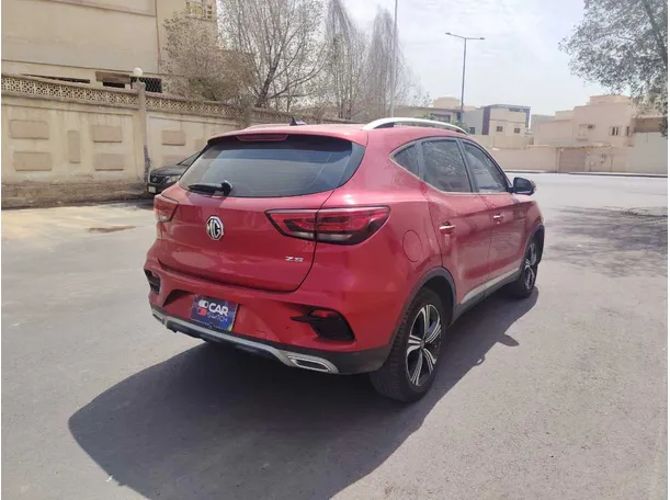 Car image 5