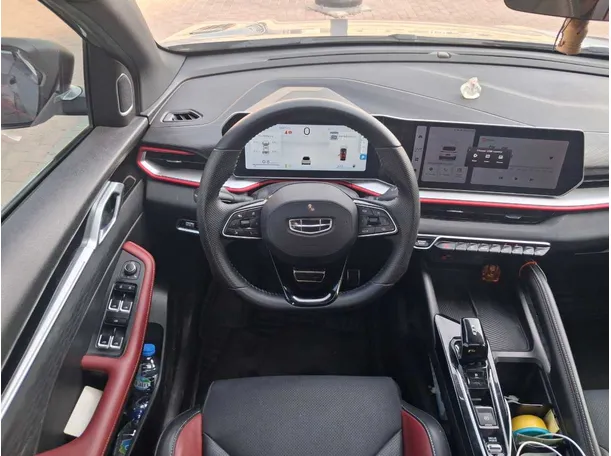Car image 14