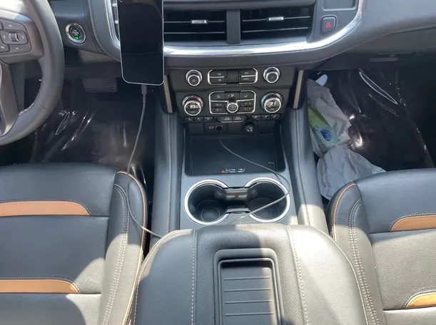 Car image 19