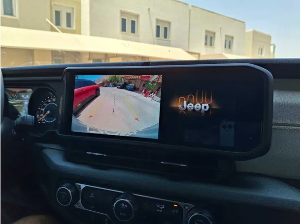 Car image 19