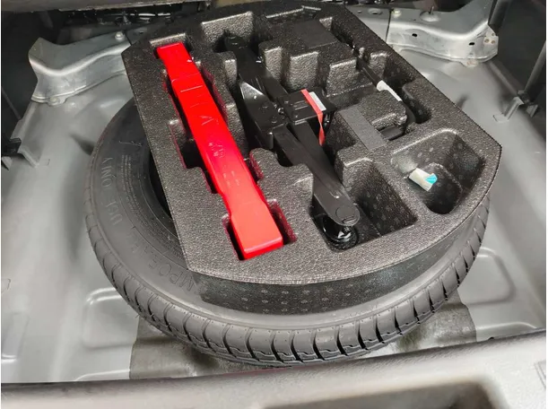 Car image 47