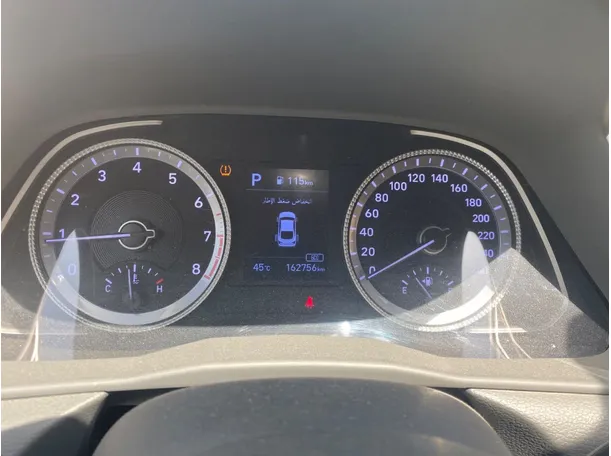 Car image 18